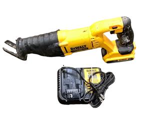 Dewalt dcs381 reciprocating saw hot sale